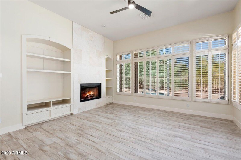 09-8432 E Diamond Rim Dr