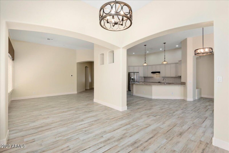 12-8432 E Diamond Rim Dr