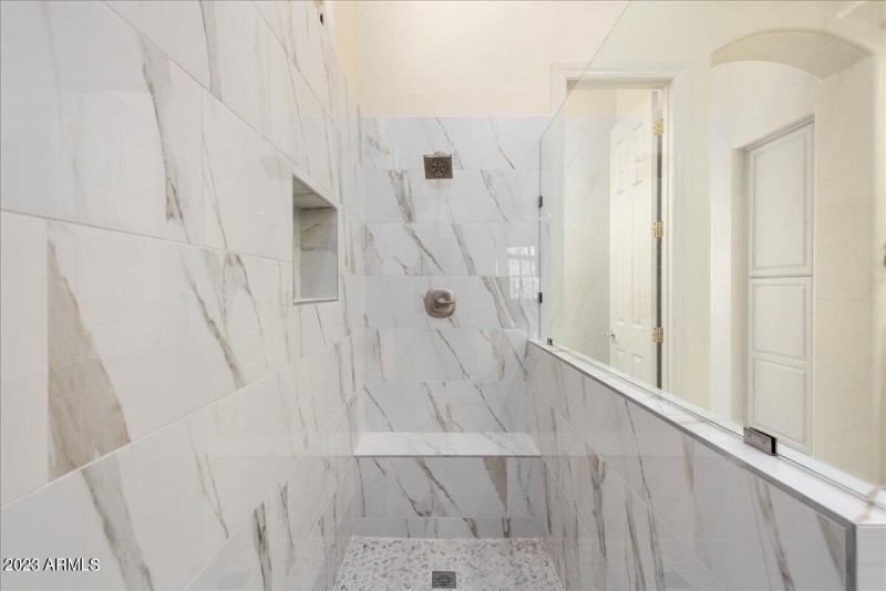 23-8432 E Diamond Rim Dr