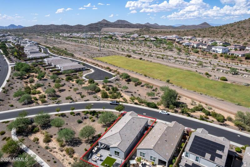 2235 E Saguaro Park