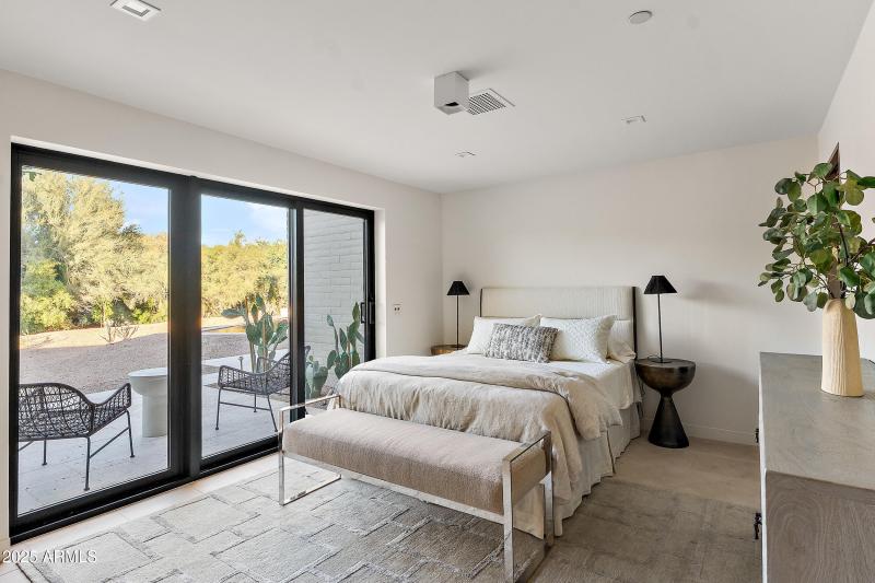 Guest ensuite bedroom 1