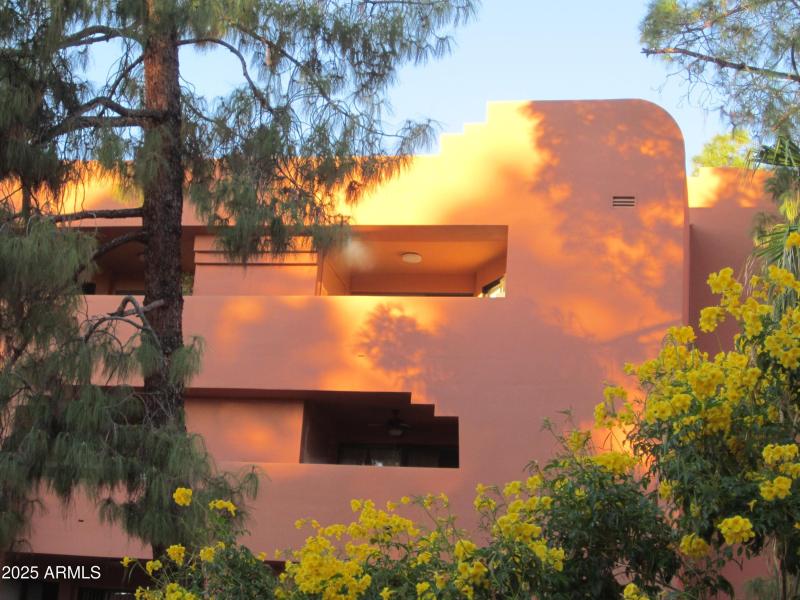 11 413 PEACEFUL TOP FLOOR