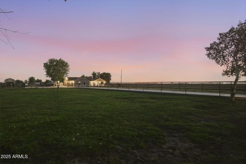 37-web-or-mls-ListerPros - Twilight-29