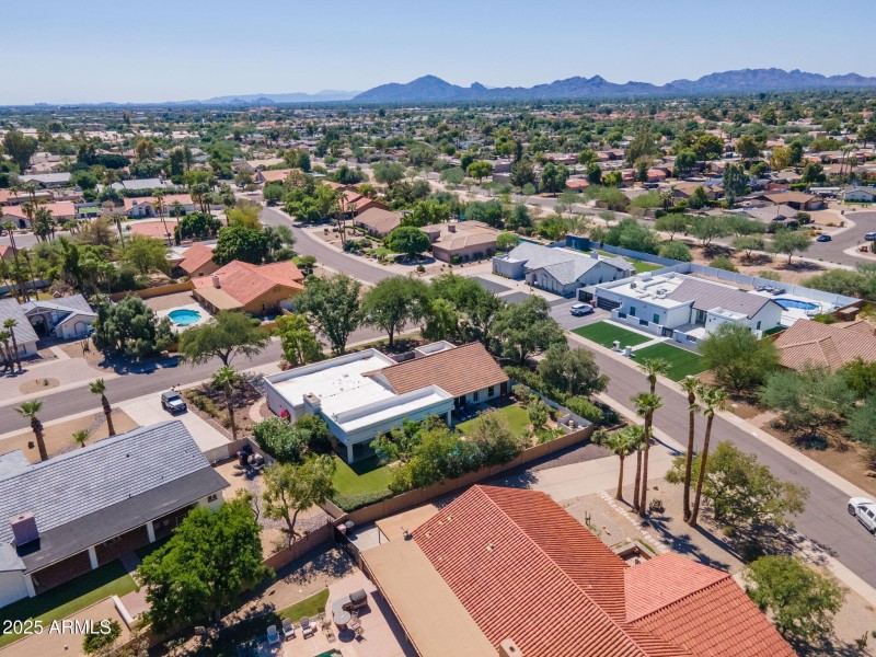 47-web-or-mls-9504 E Sunnyside Dr-47