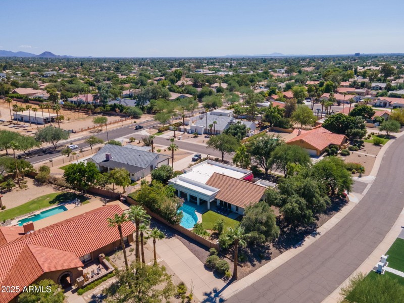 45-web-or-mls-9504 E Sunnyside Dr-45