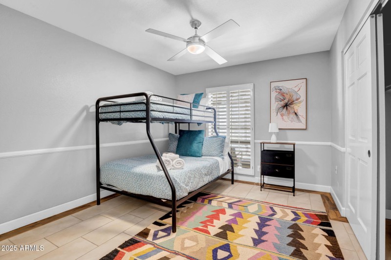 27-web-or-mls-9504 E Sunnyside Dr-27