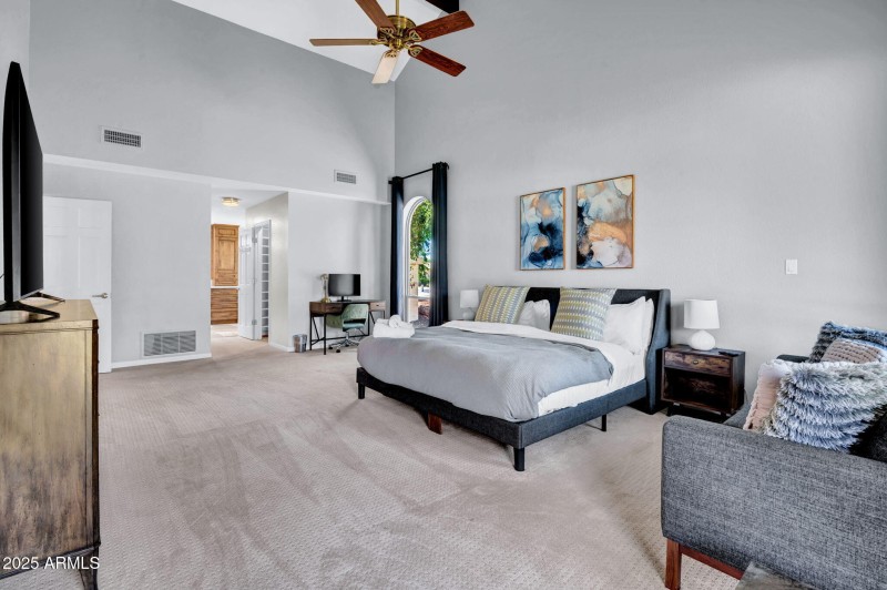 20-web-or-mls-9504 E Sunnyside Dr-20