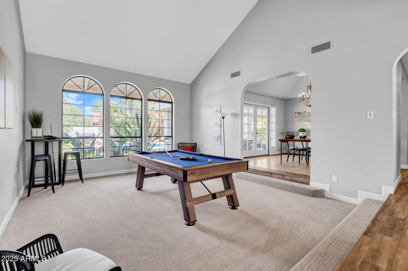 6-web-or-mls-9504 E Sunnyside Dr-6