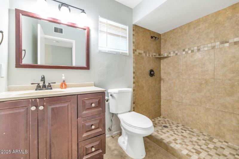 Copy of 316 E Vogel Ave-large-024-038-31