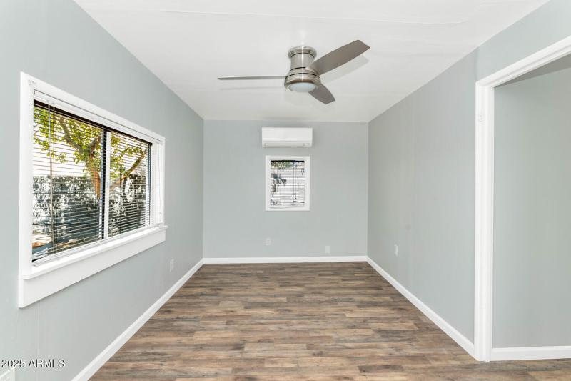 Copy of 316 E Vogel Ave-large-053-057-31