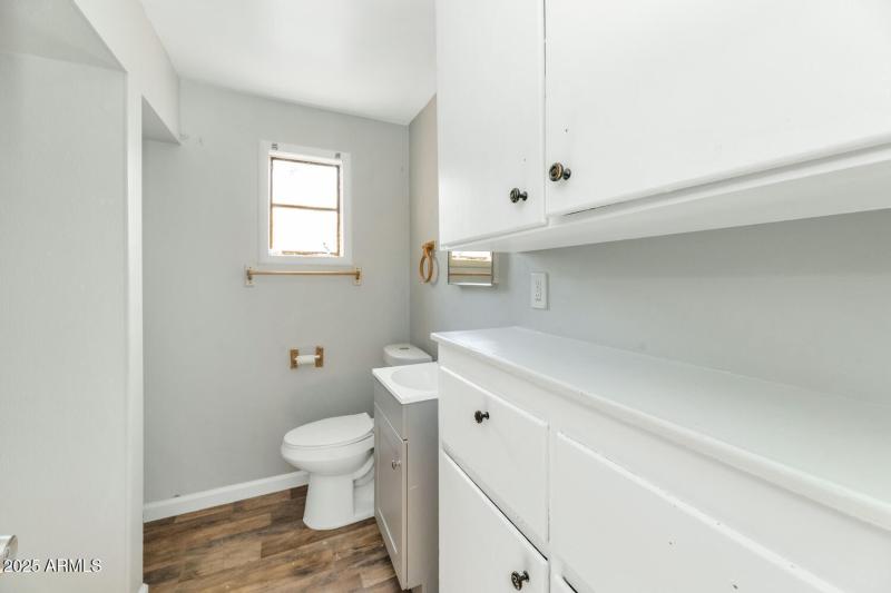 Copy of 316 E Vogel Ave-large-057-065-31