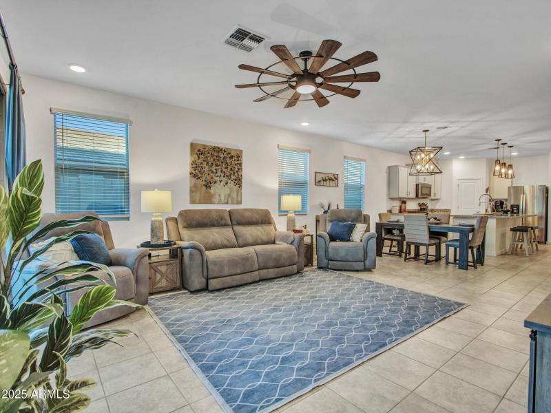 06-Living-room-(2)