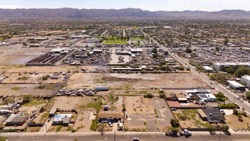 Levrose 9th St Photos(4)