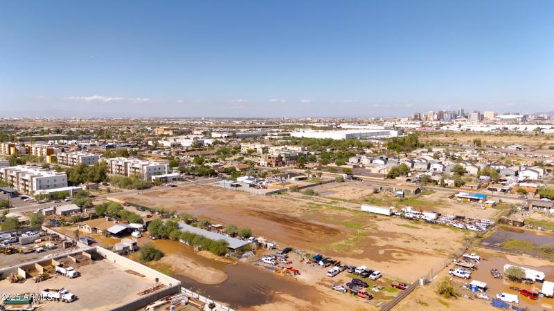 Levrose 9th St Photos(30)