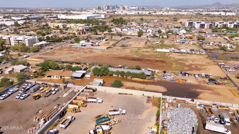 Levrose 9th St Photos(34)