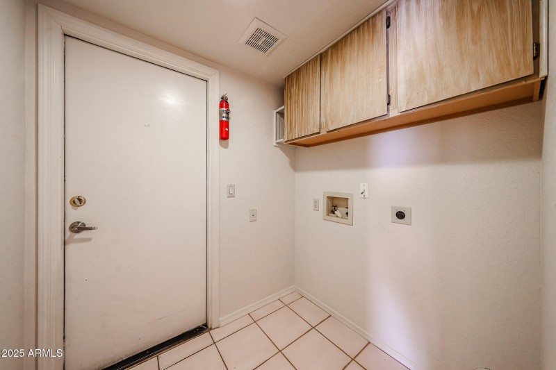 Inside Electric Lauandry Hookups