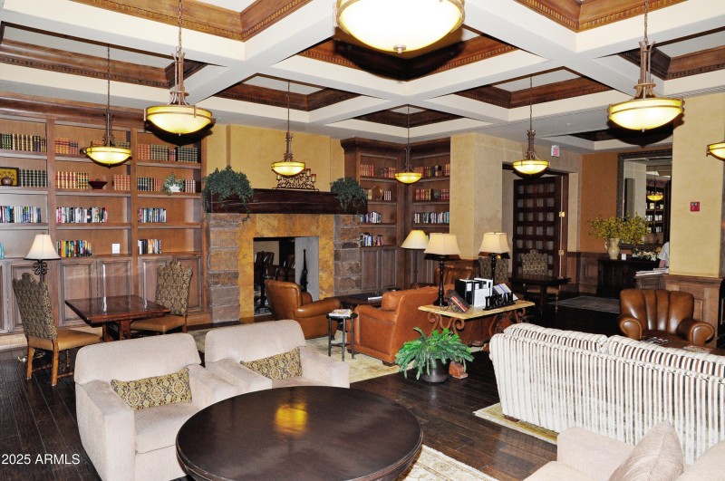 Tuscany Falls-Library