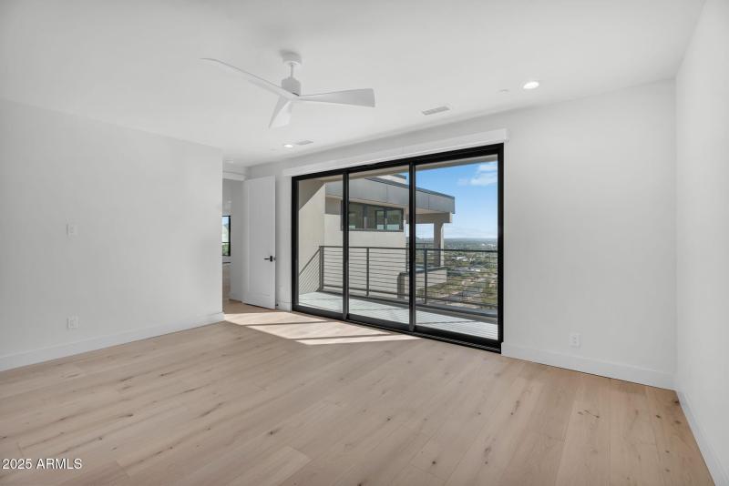 43-web-or-mls-North 39th-44