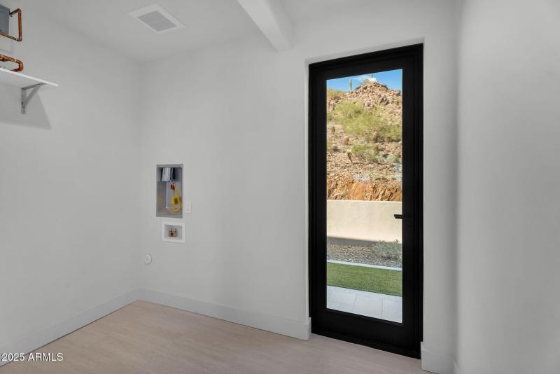 65-web-or-mls-North 39th-60