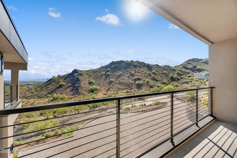 75-web-or-mls-North 39th-69