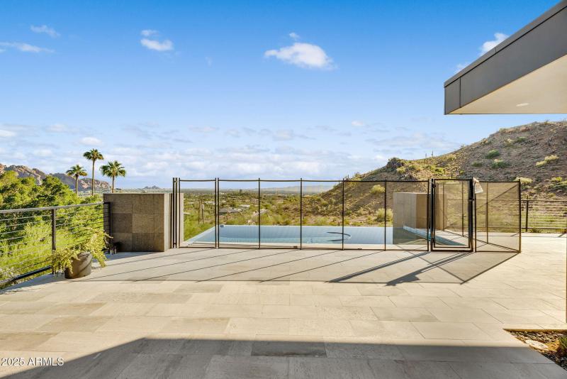 83-web-or-mls-North 39th-81