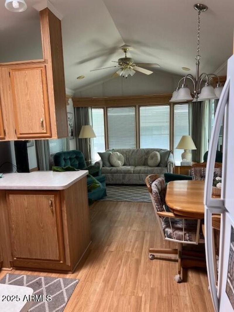 719 Liv dining view2