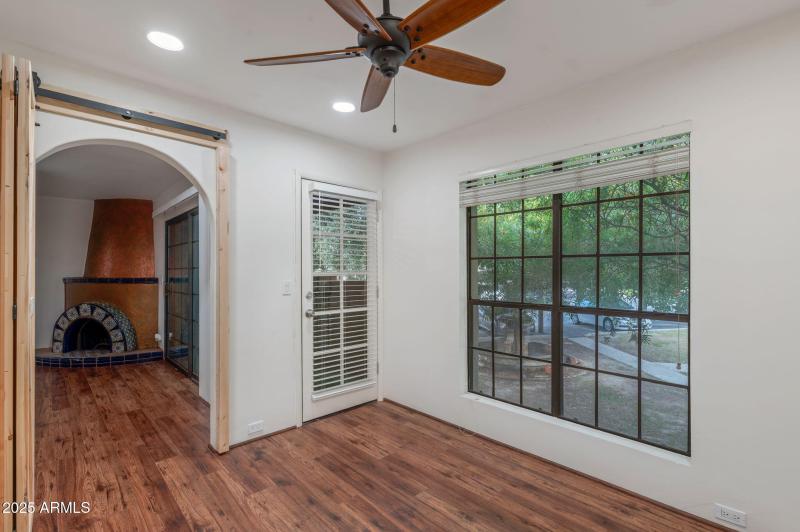 LOTS OF NATURAL LIGHT