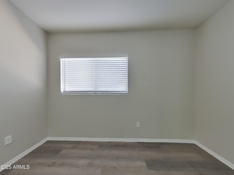 8_pc_AxhWIzDXR5_AJKRMsAy0h_layout_0