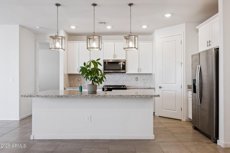 6-web-or-mls-4328-w-janie-st