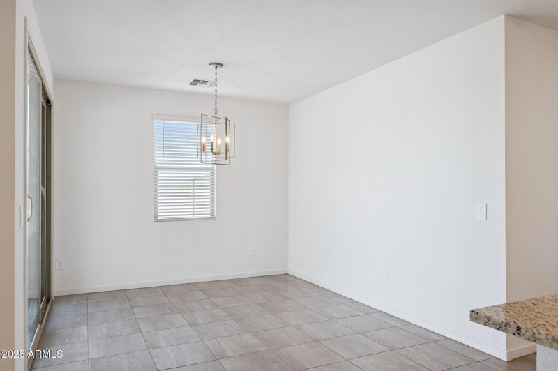 11-web-or-mls-4328-w-janie-st