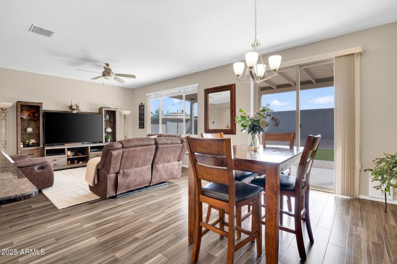 9-web-or-mls-1729 E Chanute Pass-9