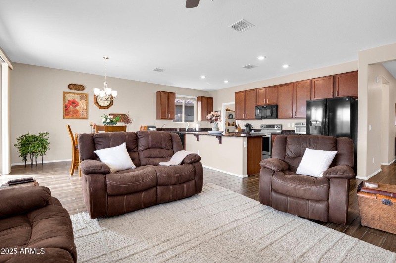 7-web-or-mls-1729 E Chanute Pass-7