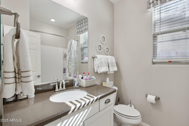 18-web-or-mls-S 24th Pl-018