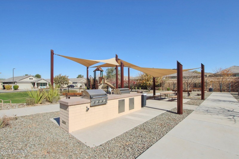 38-web-or-mls-S 24th Pl-038