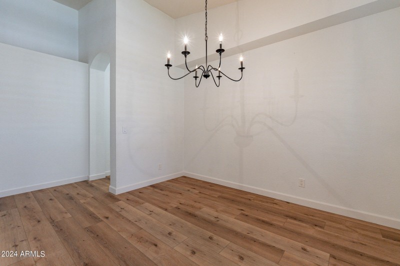 13-web-or-mls-Antiqua-13