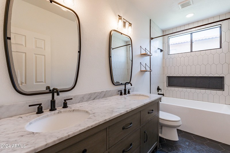 27-web-or-mls-Antiqua-27