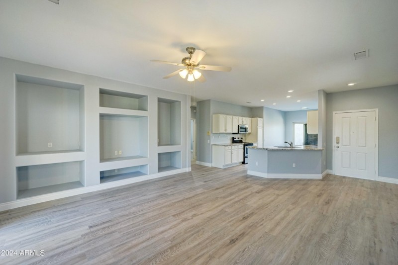 16457 W Rock Springs Ln-25