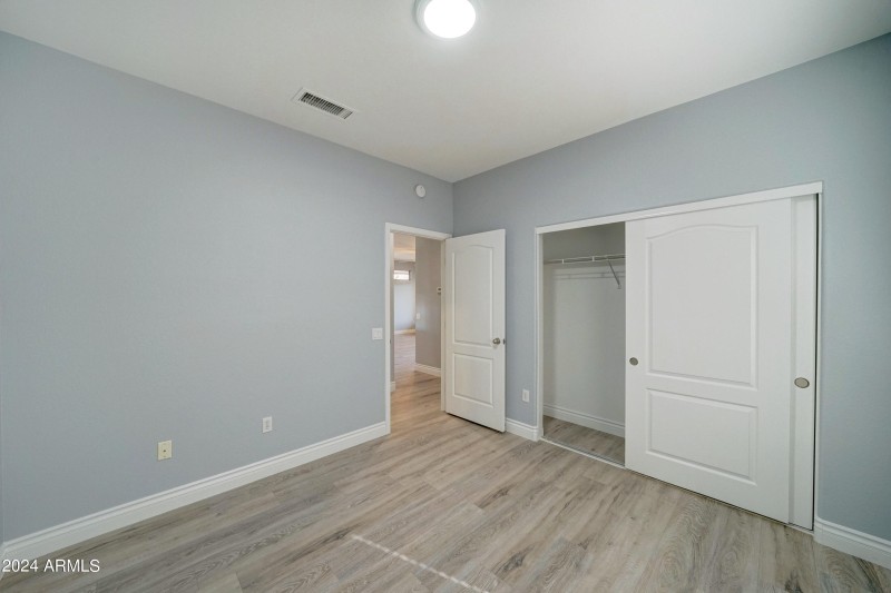 16457 W Rock Springs Ln-11