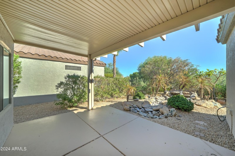 16457 W Rock Springs Ln-27