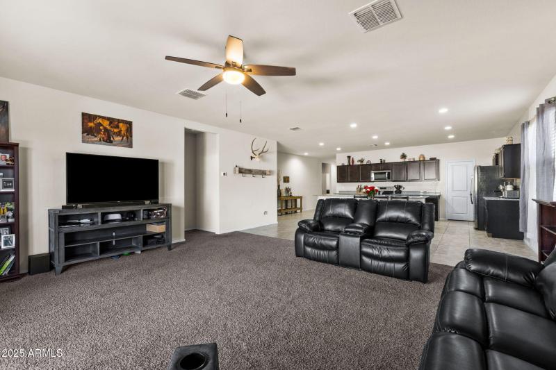 008___1042 W Avalon Canyon Dr