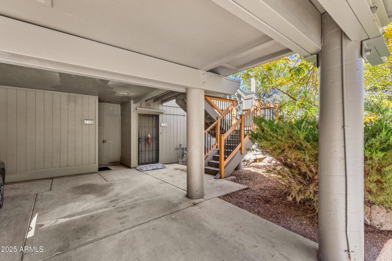 2600 Valley View Dr.114-4