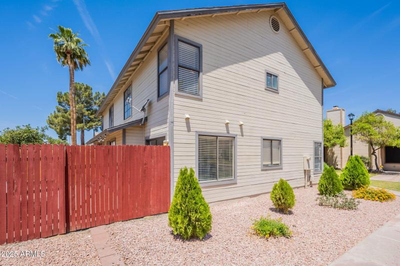 2-web-or-mls-Broadway-2