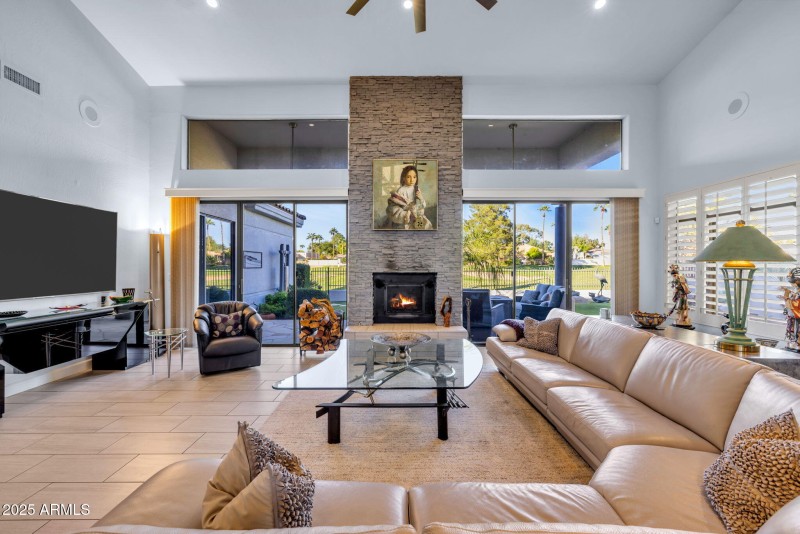 13-web-or-mls-896A1349