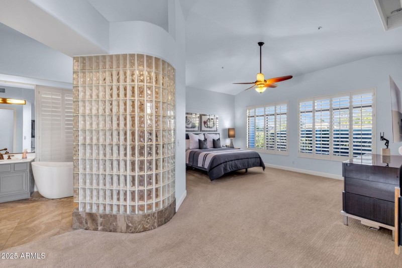 51-web-or-mls-896A1223