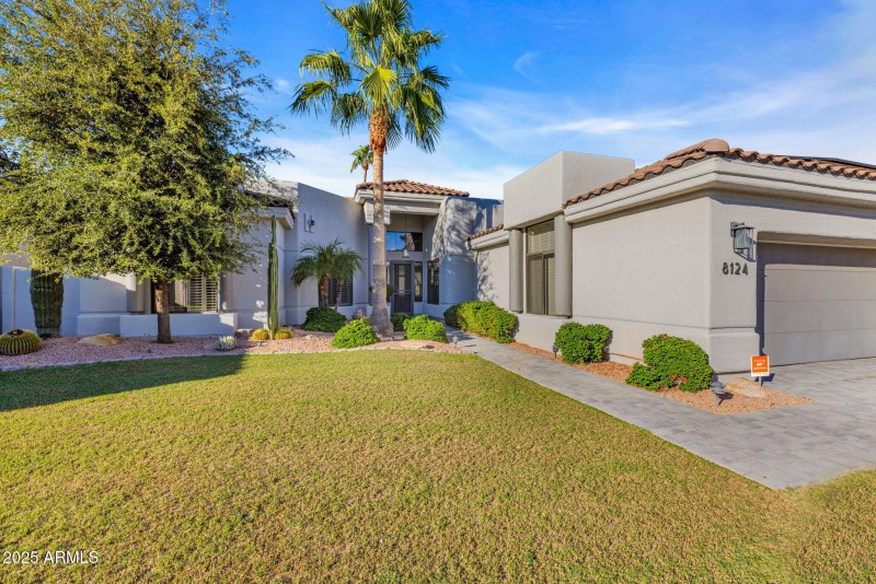 76-web-or-mls-896A1484