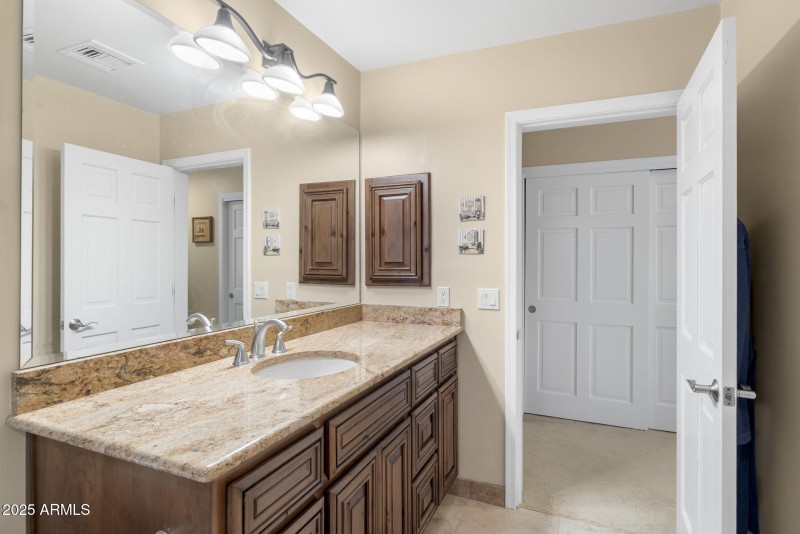 Ensuite Guest Bath 2 of 4