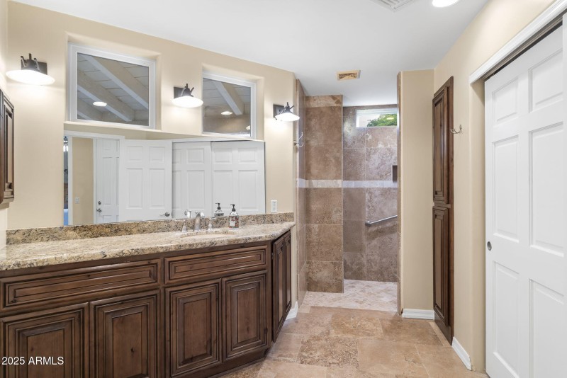 Ensuite Guesthouse Bath