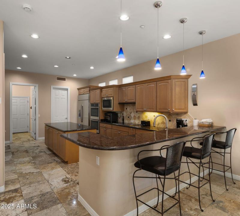 15-web-or-mls-Kitchen3