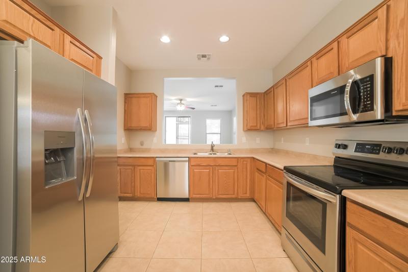 1006593.1802 S 118TH DR - Kitchen