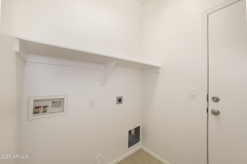 1006593.1802 S 118TH DR - Walk In Closet